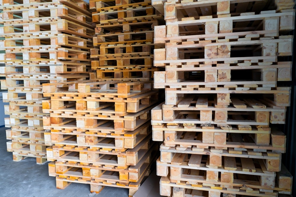 stacks-pallets-industrial-warehouse-min